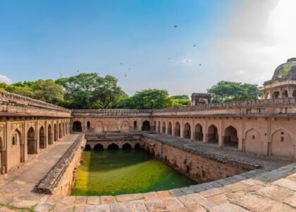 Top 7 Stepwells in Delhi